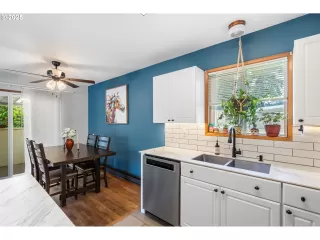 Photo #5: 581992465 Listing