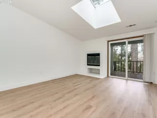 Photo #1: 582330558 Listing 