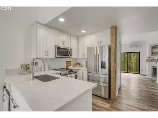 Photo #1: 582624026 Listing 