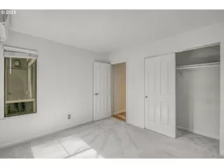 Photo #5: 582624026 Listing 