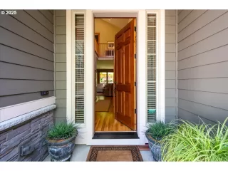Photo #2: 582763457 Listing 