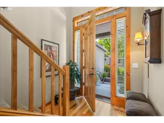 Photo #3: 582763457 Listing 