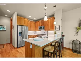 Photo #5: 582763457 Listing 