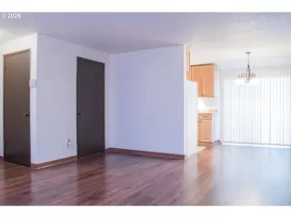 Photo #4: 583159230 Listing 