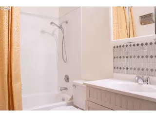 Photo #6: 583159230 Listing 