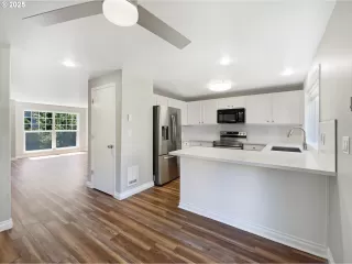 Photo #1: 583381086 Listing 