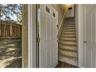 Photo #3: 583569882 Listing 