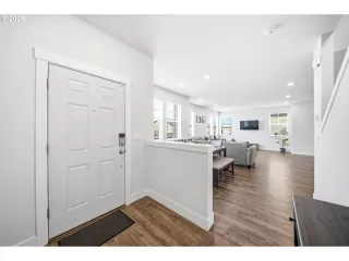 Photo #2: 583597294 Listing