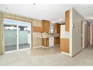 Photo #5: 583603244 Listing