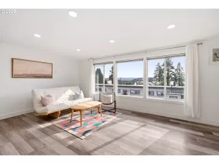 Photo #5: 583619855 Listing 