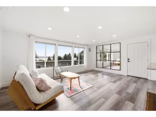 Photo #6: 583619855 Listing 