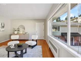 Photo #3: 583721091 Listing