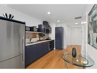 Photo #4: 584131195 Listing 