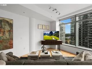 Photo #6: 584131195 Listing 