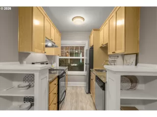 Photo #1: 584132277 Listing