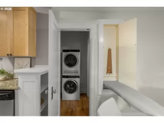 Photo #5: 584132277 Listing