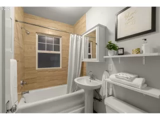 Photo #6: 584132277 Listing