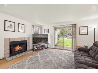 Photo #3: 585757234 Listing 