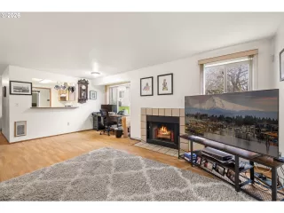 Photo #4: 585757234 Listing 