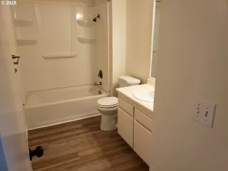 Photo #1: 586219077 Listing