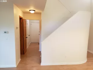 Photo #4: 586219077 Listing