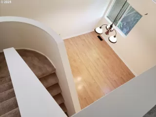 Photo #5: 586219077 Listing