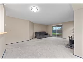 Photo #2: 586785518 Listing 