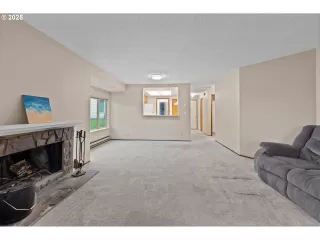 Photo #6: 586785518 Listing 