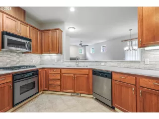 Photo #2: 586885395 Listing 