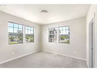 Photo #5: 586960934 Listing 