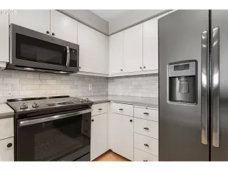 Photo #3: 587300961 Listing