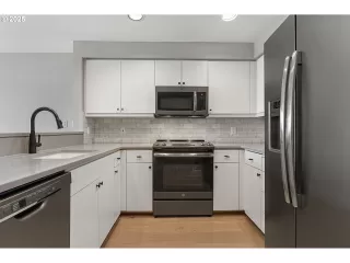 Photo #4: 587300961 Listing