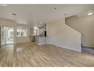 Photo #2: 587533510 Listing