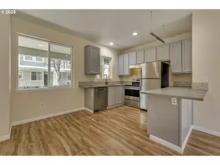 Photo #3: 587533510 Listing