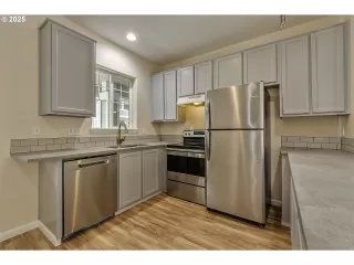 Photo #4: 587533510 Listing