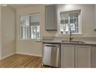 Photo #6: 587533510 Listing