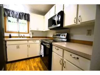 Photo #2: 587728738 Listing 