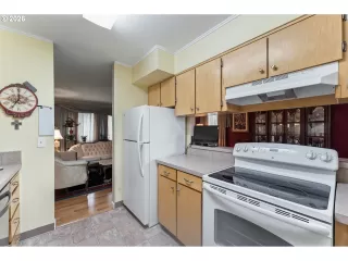 Photo #6: 587982407 Listing 