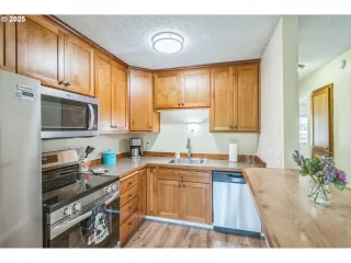 Photo #5: 588089674 Listing