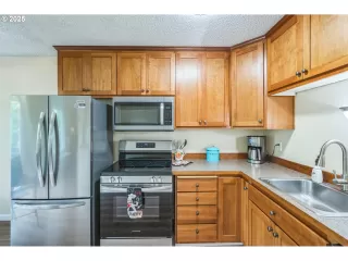 Photo #6: 588089674 Listing