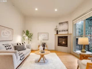 Photo #3: 588367438 Listing