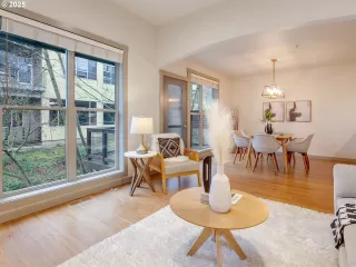 Photo #4: 588367438 Listing