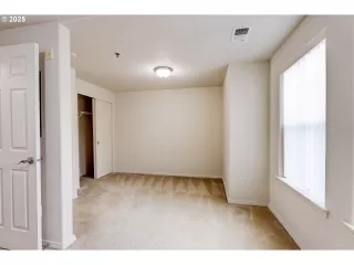 Photo #4: 588618914 Listing