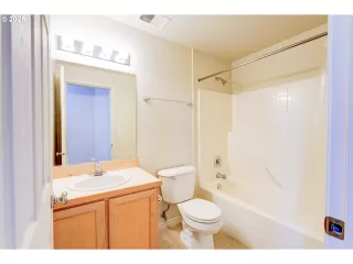 Photo #6: 588618914 Listing