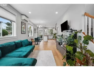 Photo #6: 588621829 Listing 