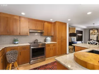 Photo #6: 589309094 Listing 