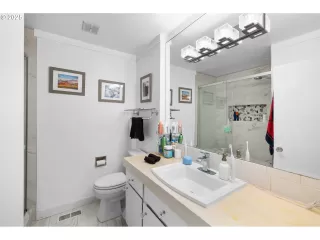 Photo #4: 589508685 Listing