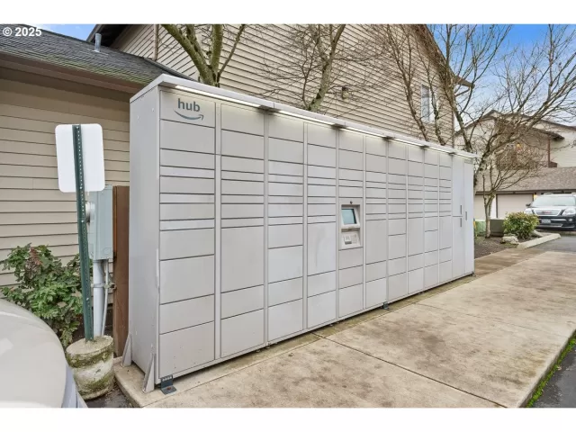 MLS: 589581177 Condo For Sale