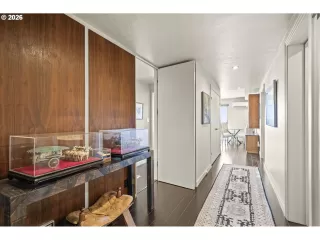 Photo #1: 590205675 Listing