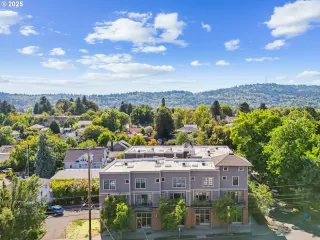 Photo #2: 590220923 Listing